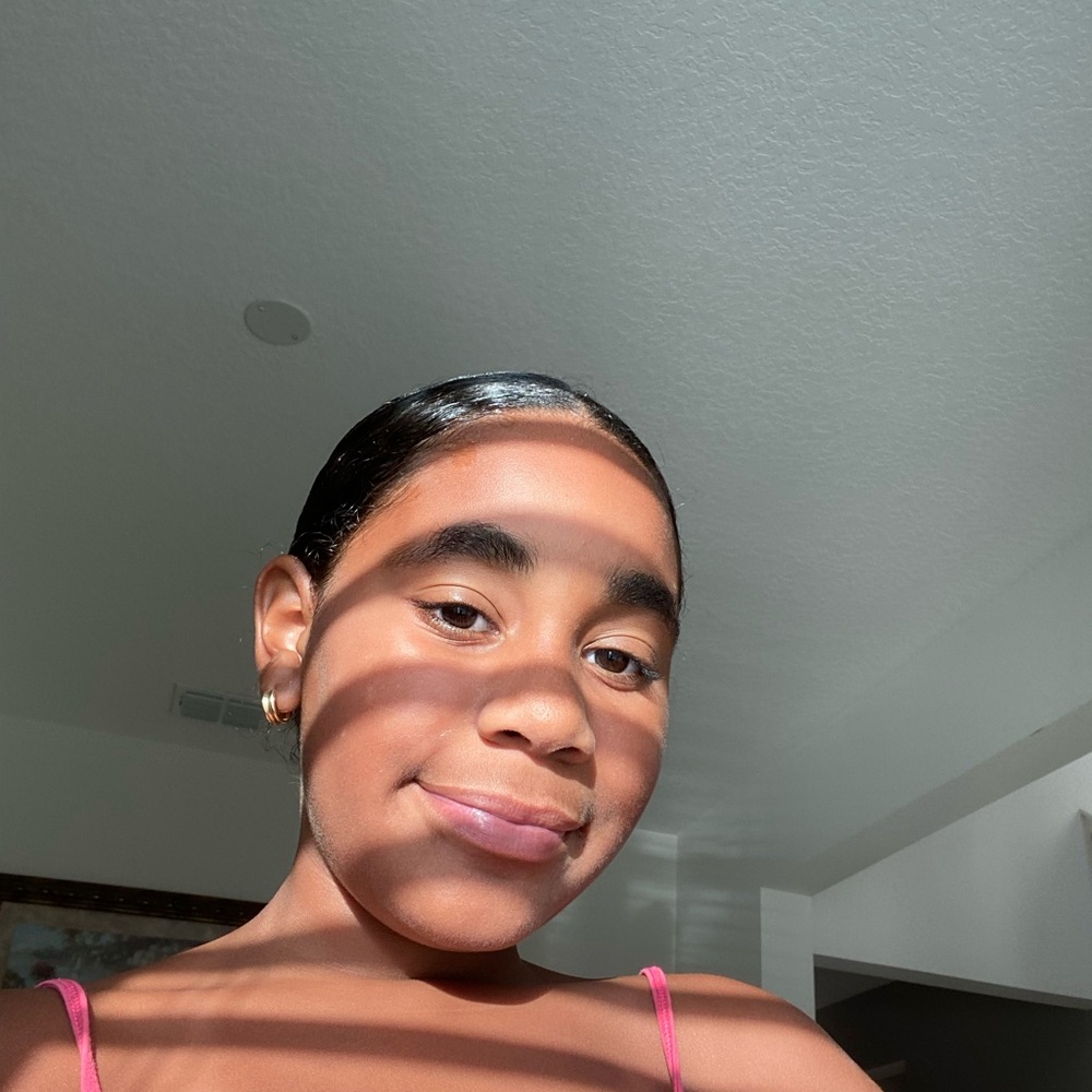 Meet your Posher, Angelize